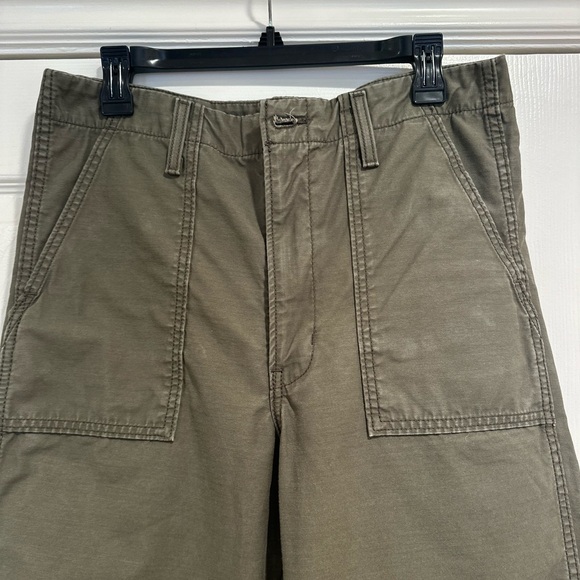 Women’s Levi’s rib cage, straight, utility pants. - Picture 3 of 7